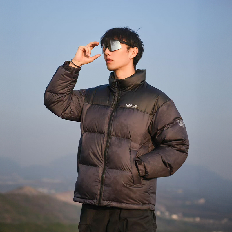 坦博尔撞色拼接短款羽绒服男冬季