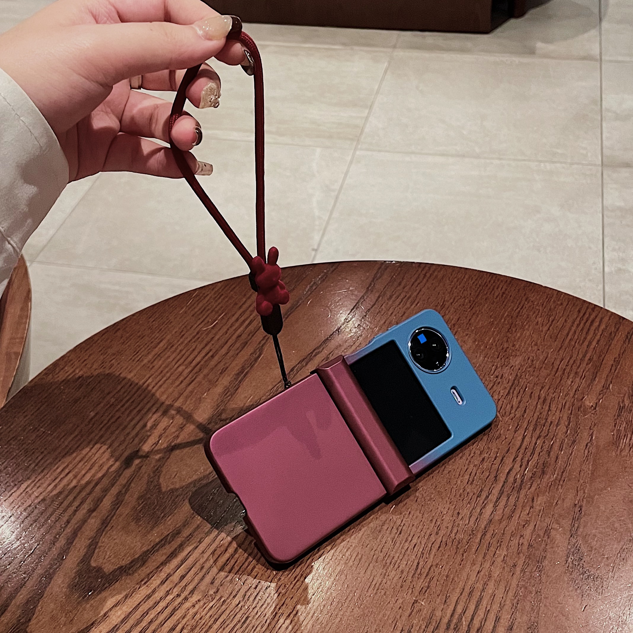 磨砂铰链适用vivoxflip手机壳新款高级感Pocket2折叠OPPOFindN3Flip手提绳荣耀MagicVFlip高颜值ZFlip5保护套 - 图1