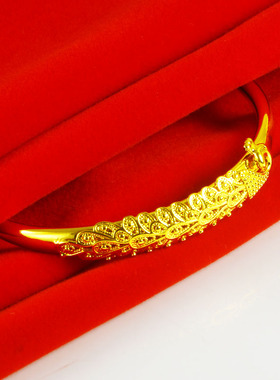 新款仿真沙金镯子女复古气质镀黄金新娘结婚装饰孔雀手镯久不掉色