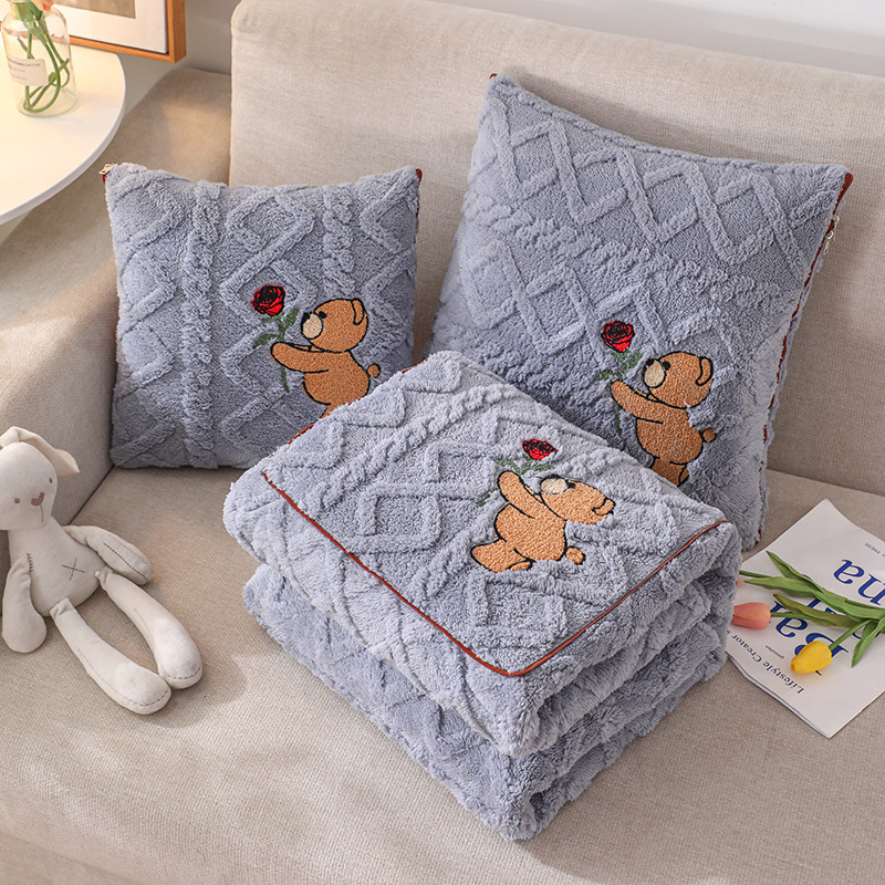 汽车抱枕被子两用202r2新款冬季加厚珊瑚绒车载午睡枕头毯子二合,淘宝优惠券,粉丝福利购,淘宝优惠卷