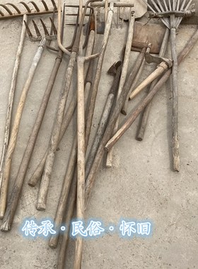 民俗怀旧老物件农耕文化展览旧农具老风车牛拉木犁播种机扁担秤杆