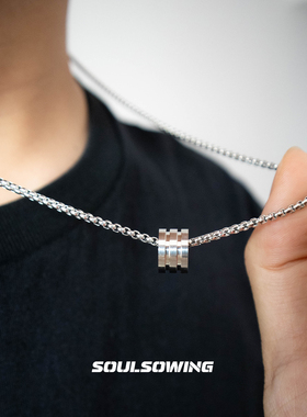 项链男士款钛钢个性圆柱小蛮腰简约光面毛衣链锁骨链百搭高级感
