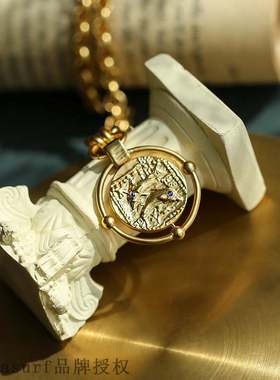 European and American retro rotatable gold coin clavicle ch