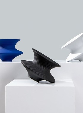 速发黑白简约抽象几何体创饰品样板间书房书桌装意型异陀螺风摆件