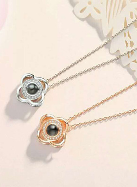 好货Four Leaf Clover Love Memory Projection Couple Necklace