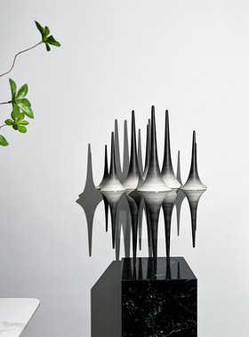 现代艺术倒影锥体金属雕塑摆件大型样板间售楼处大堂洽谈区装饰品