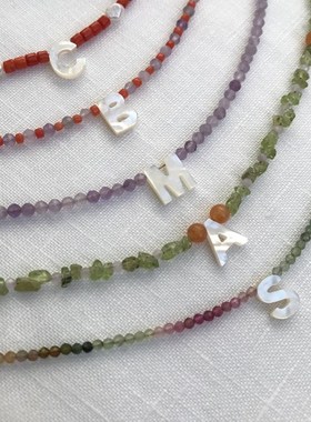 欧美2023杂志同款可定制字母设计天然石字母项链女手工串珠锁骨链
