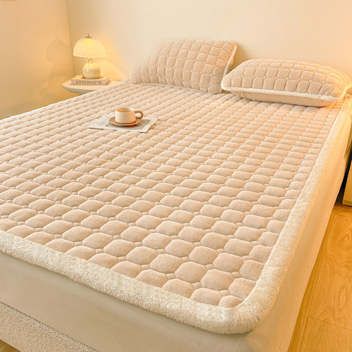 红豆加厚牛奶绒床垫褥子软垫家用冬季保暖床护垫毛毯被床单三件套 - 图0