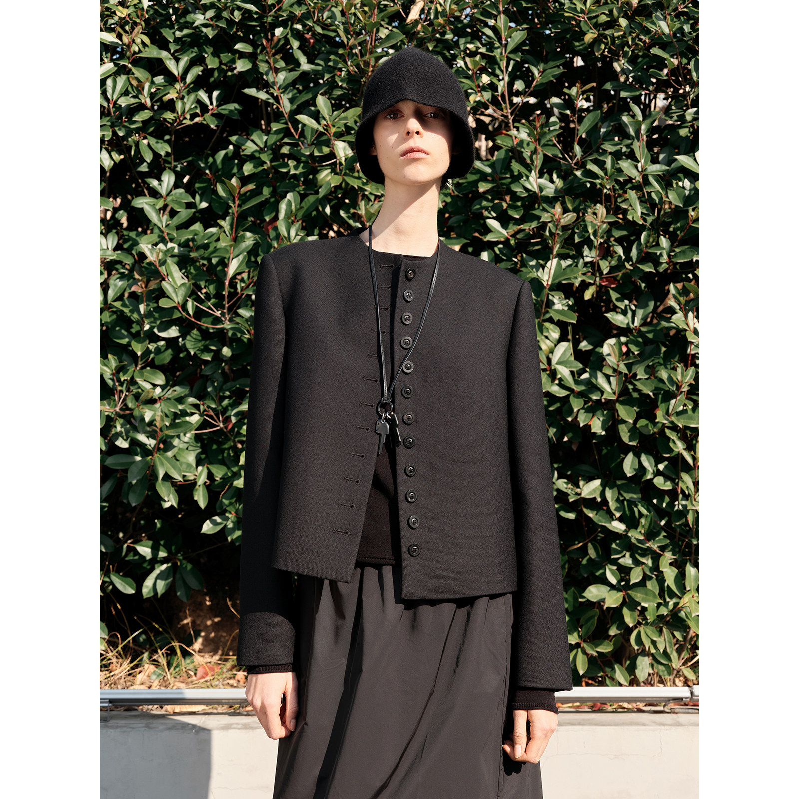 华吉言【秩序】羊毛混纺双层工艺圆领宽肩短款西装外套女2026春款,淘宝优惠券,粉丝福利购,淘宝优惠卷