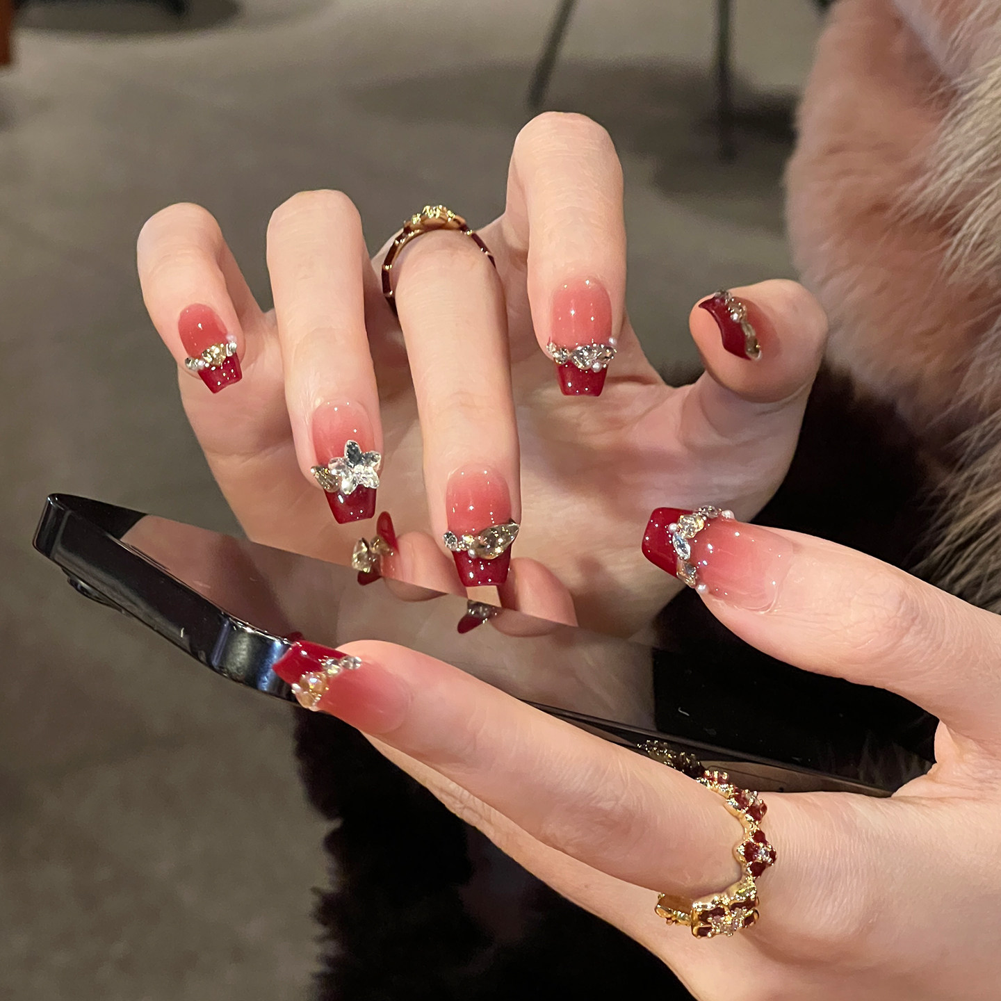 植兔穿戴甲中长款高级感新年招财法式红色美甲显白手工指甲贴片,淘宝优惠券,粉丝福利购,淘宝优惠卷