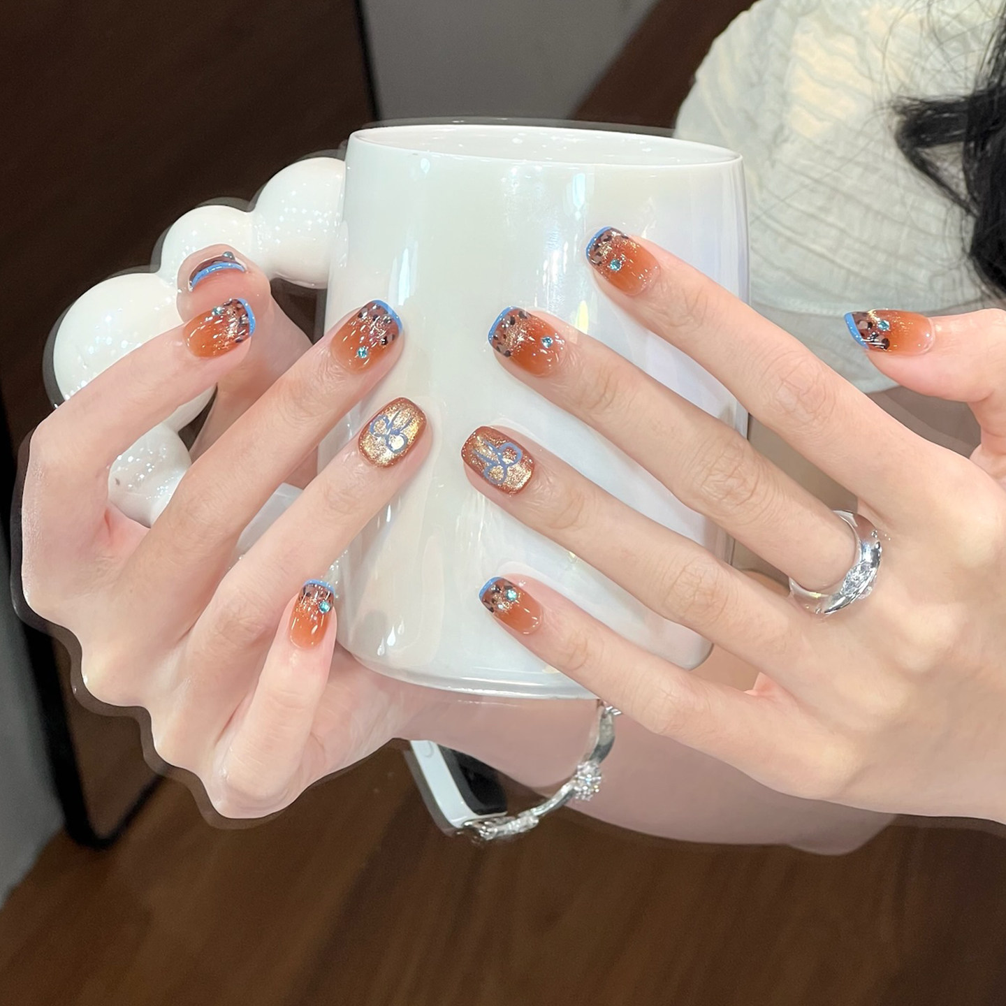 植兔纯手工穿戴甲高级感秋冬焦糖豹纹猫眼美甲短款蝴蝶结法式贴片,淘宝优惠券,粉丝福利购,淘宝优惠卷