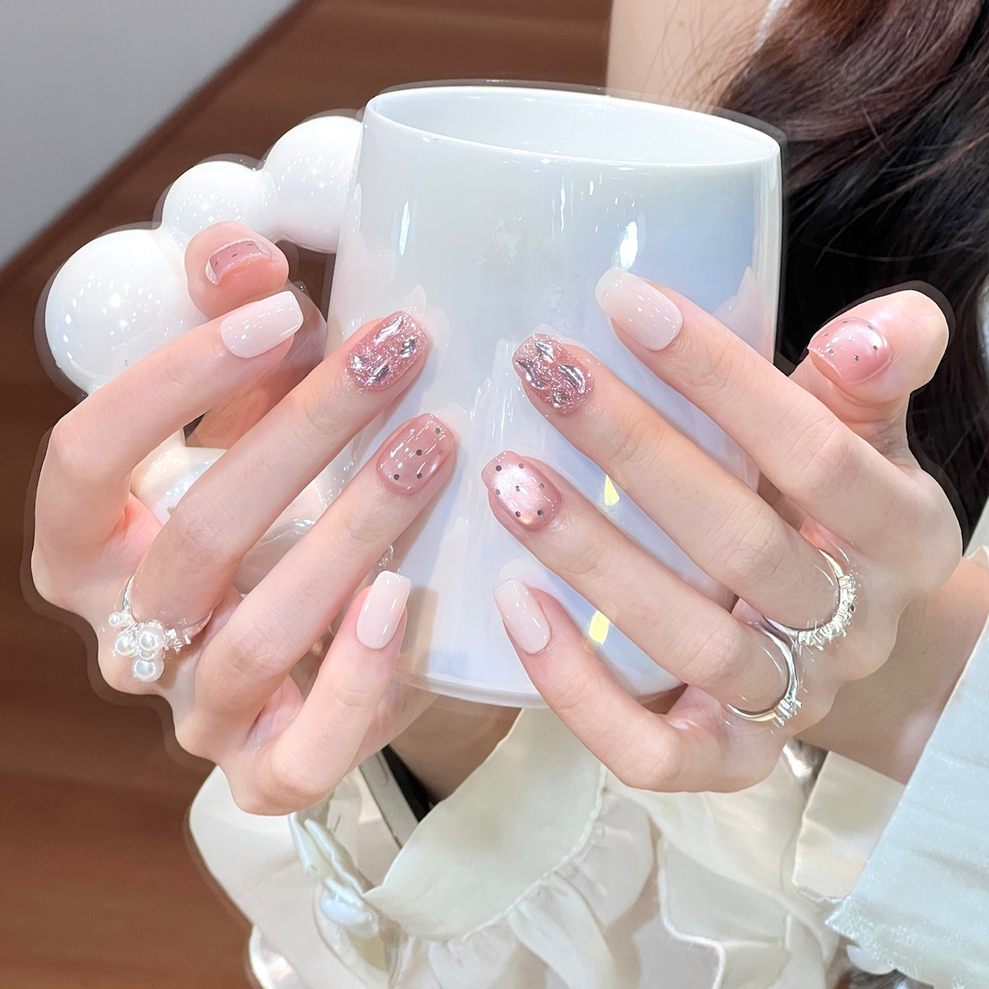 植兔手工穿戴甲裸粉色碎钻白月光波点猫眼美甲显白短款高级感贴片,淘宝优惠券,粉丝福利购,淘宝优惠卷
