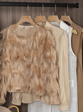 样板房衣柜软装衣服女士驼色服装组合样板间衣帽间装饰品摆件轻奢