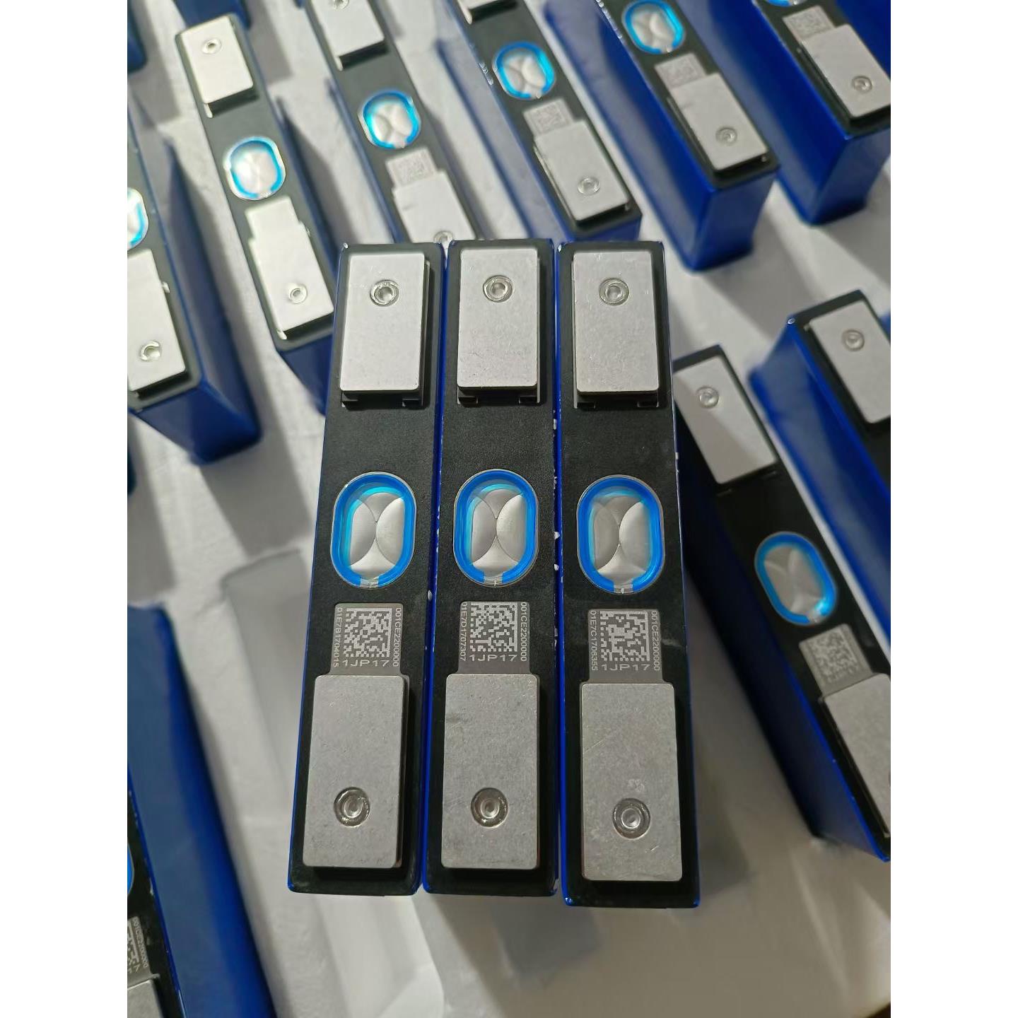 全新宁德刀片3.7v40AH~280AH三元铝壳大单体锂电池电动车动力电芯 - 图1