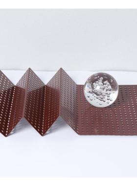 现代简约欧式红色铁艺折叠镂空网屏风摆件样板房售楼处软装饰品