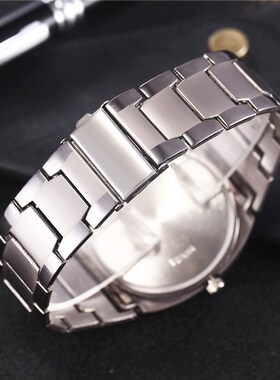 极速Men's large dial, wine barrel square titanium gold b