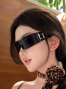 德国zsvip2025新款高级感墨镜女发箍网红时髦辣妹欧美太阳眼镜