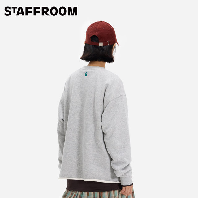 STAFFROOM wide shoulder oversize puppy sweatshirt