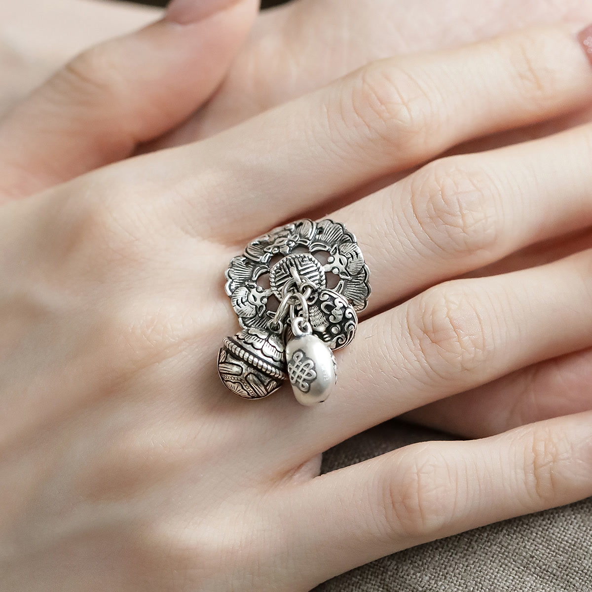 Pure Silver Nanhong Five Blessings Bat Chinese Knot Ingot Swallowing Rice Beast Ring Retro Baidu National Style J14009