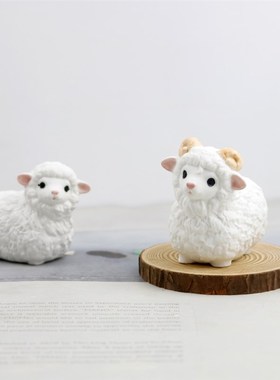 热销可爱小绵羊陶瓷摆件创意家居饰品生肖小羊马车载摆设办公桌面