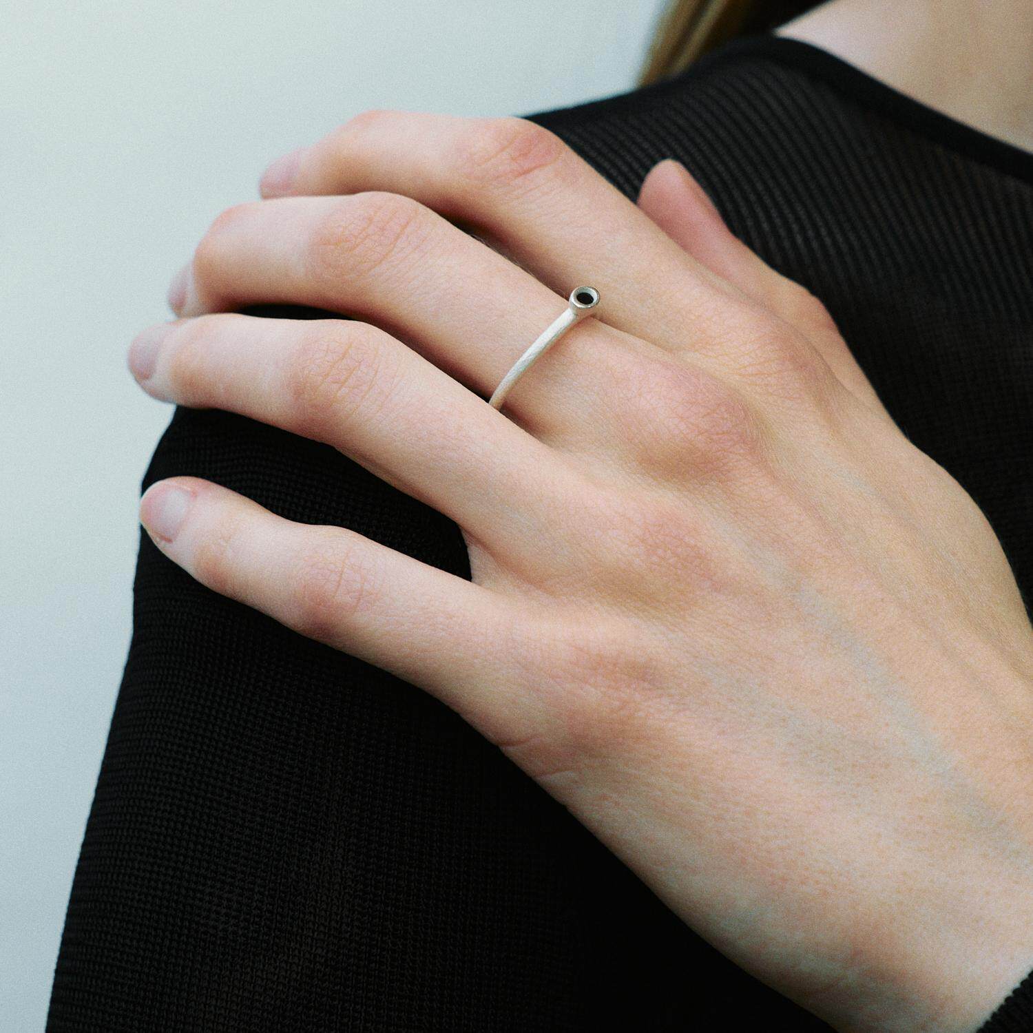OLIOEACETO sterling silver lake heart ring
