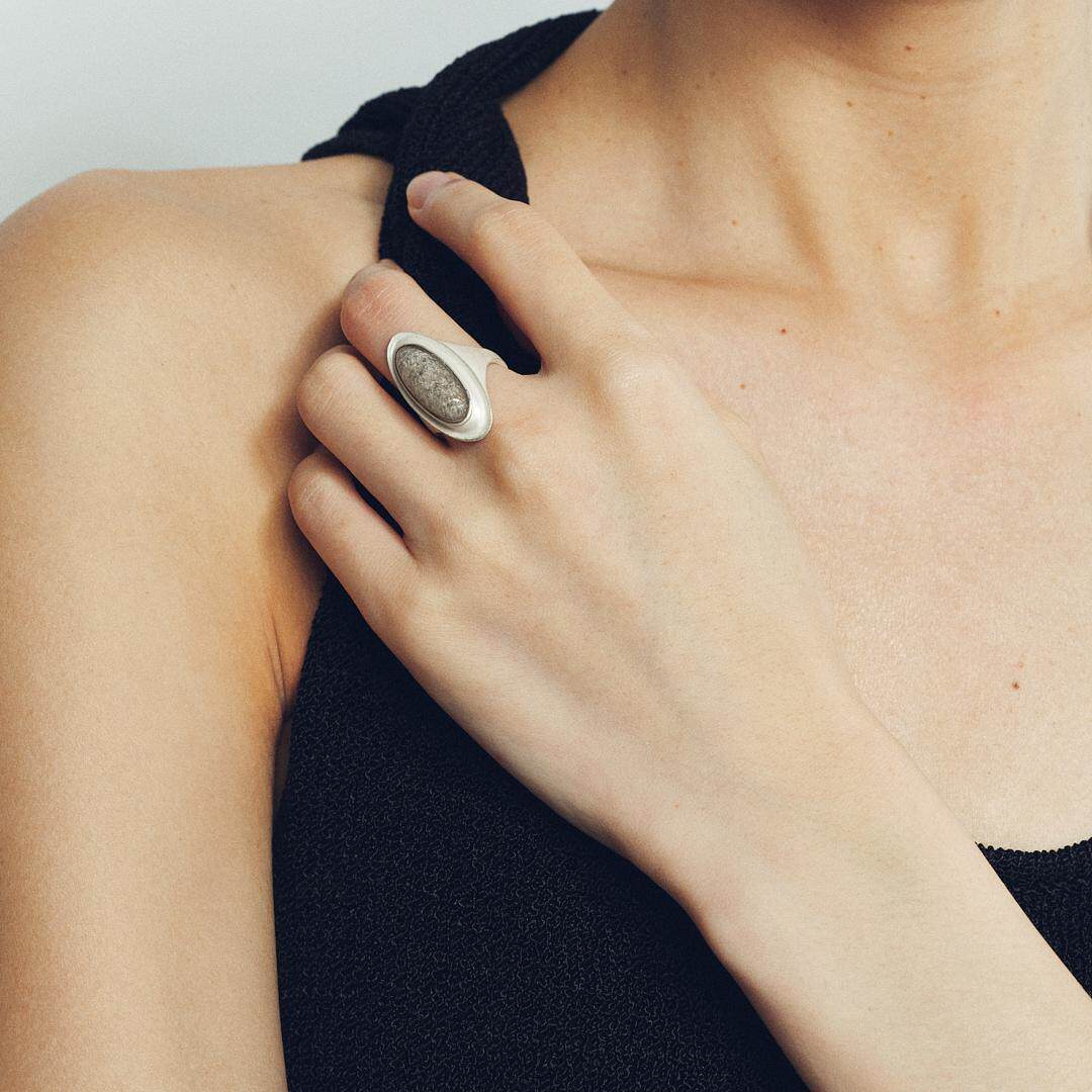 OLIOEACETO Mille Layer Crystal Planet Ring
