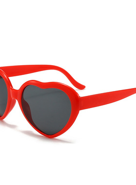新款二次元同款爱心墨镜时尚高级感网红拍照个性创意太阳眼镜