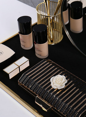 样板房衣帽间化妆品梳妆台组合摆件 大理石化妆镜托盘晚宴包道具