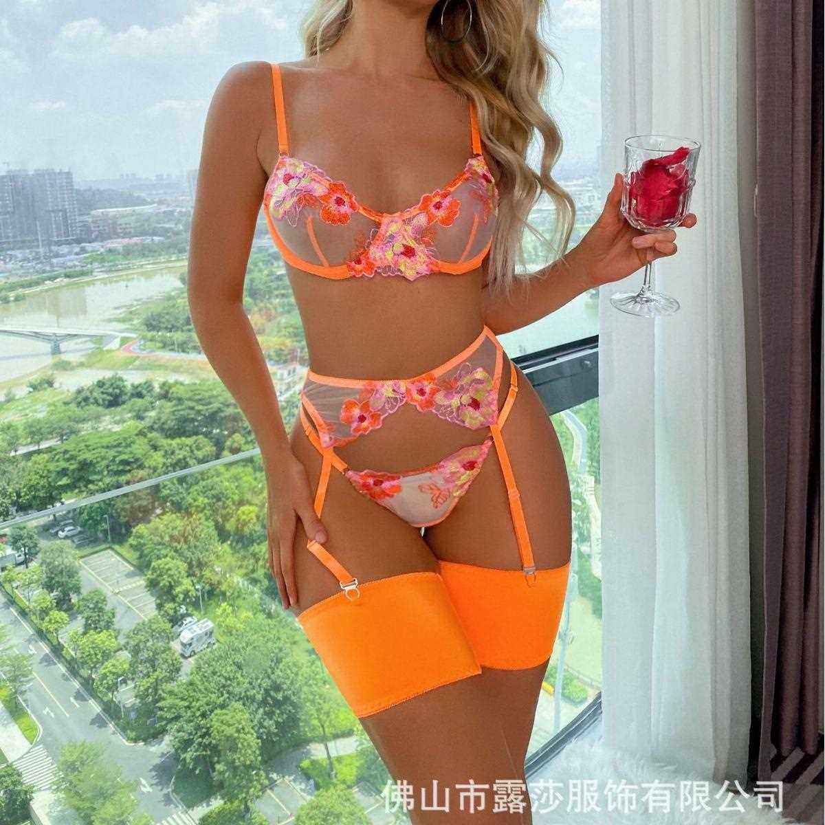 直销新款露莎欧美外贸爆款性感内衣吊袜刺绣网纱多色塑身分体套装,淘宝优惠券,粉丝福利购,淘宝优惠卷