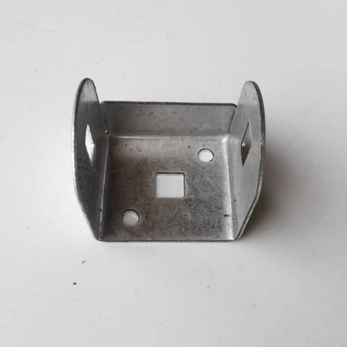 50个锌钢护栏U形卡铁艺护栏连接卡子三包卡方管连接固定件两包卡 - 图0