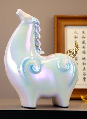 新款直销陶瓷唐马摆件小号招财客厅玄关酒柜桌面装饰品办公桌生肖