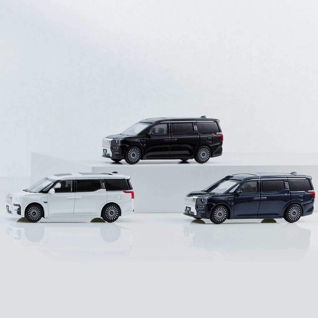 极氪极物ZEEKR 001/009/X/007/001FR全仿真车模1:64摆件