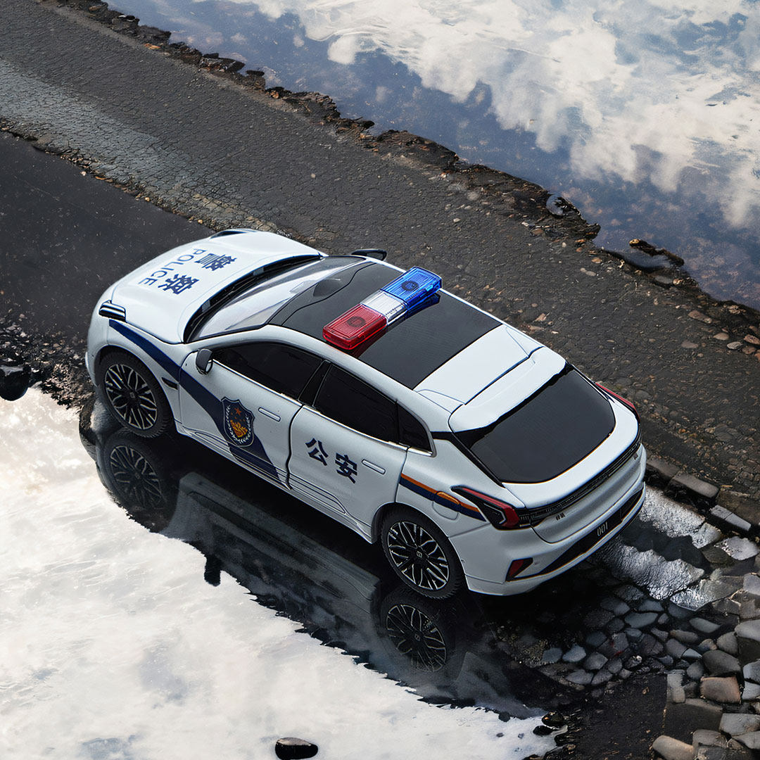 极氪极物ZEEKR 001汽车模型(1:32)警车版全仿真车模 摆件