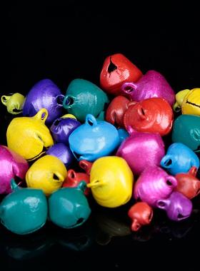 直销新款彩色小铃铛装饰品幼儿园金属金色吊坠小饰品手工diy配件