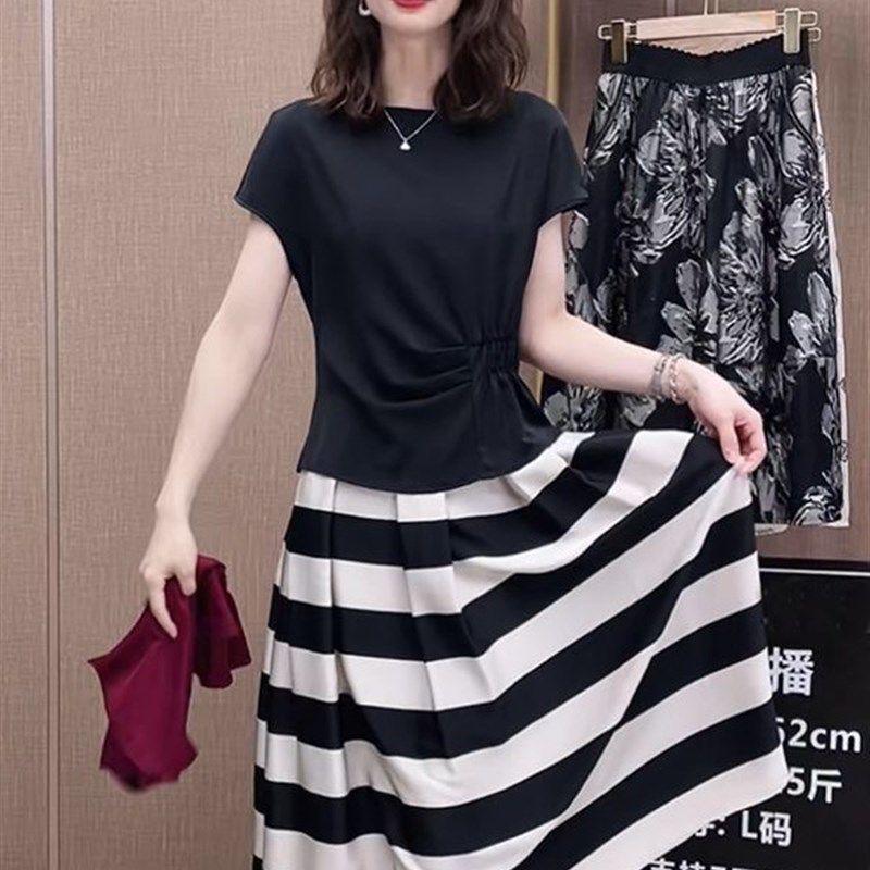 褶皱设计圆领短袖T恤女2025夏季年新款收腰黑白条纹裙子上衣套装,淘宝优惠券,粉丝福利购,淘宝优惠卷