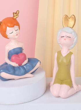 直销新款北欧时尚轻奢女孩汽车摆件创意客厅玄关桌面树脂小摆饰直