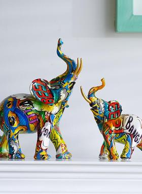 直销新款北欧家居玄关客厅电视柜装饰品创意炫彩水转印大象摆件树