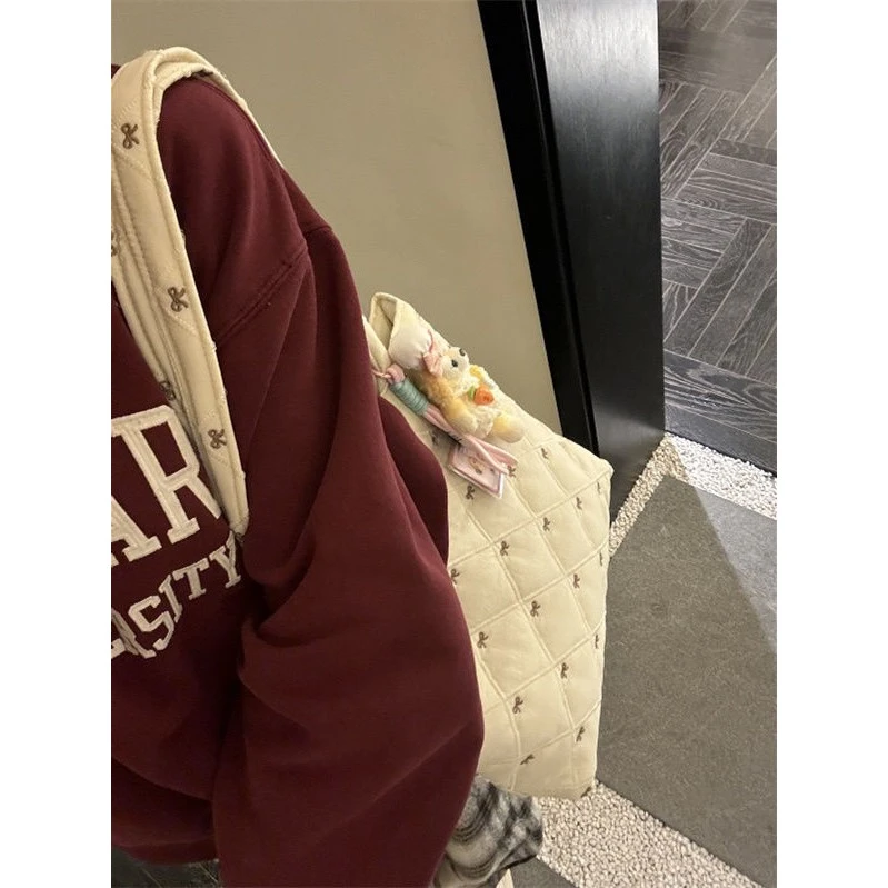 大容量秋冬夹棉包包精致蝴蝶结刺绣百搭新款小众单肩休闲通勤托特,淘宝优惠券,粉丝福利购,淘宝优惠卷