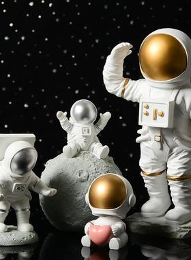 直销新款创意树脂太空宇航员摆件 办公桌软装工作室书柜现代家居