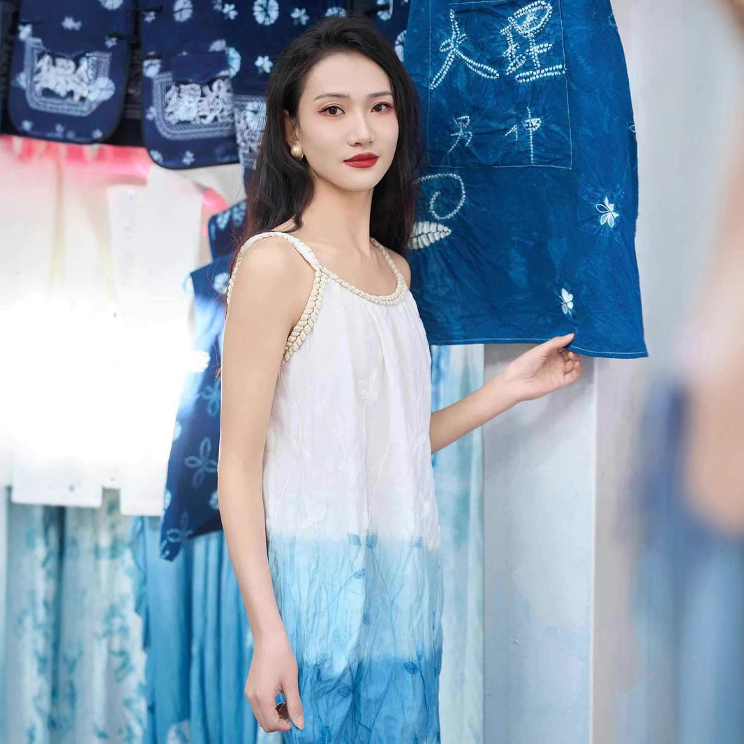 原创大理手工扎染海边气质挂脖长裙板蓝根无袖连衣裙吊带蓝染,淘宝优惠券,粉丝福利购,淘宝优惠卷