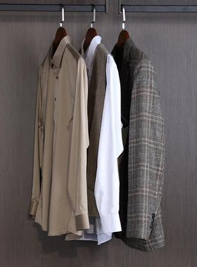 样板房衣帽间意式轻奢衣服皮鞋软装咖色主题商务男士衣柜装饰品