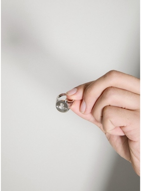 Vivienne Westwood Orb 壓花印章戒指男款 迷衣时尚