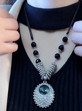 轻奢气质镶钻绿水滴毛衣链长款项链2023新款百搭高档衣服挂件配饰