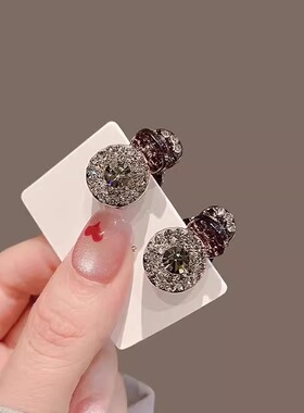 新款精致满钻侧边小抓夹