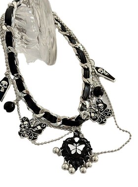 小众百搭美式辣妹黑色蝴蝶圆环皮革项链复古设计感爱心流苏锁骨链