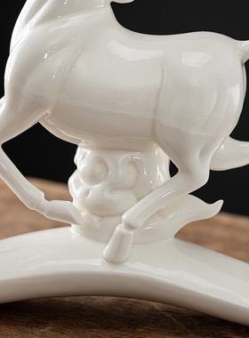 马到成功摆件老板办公室桌面