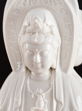 德化陶瓷南海观音菩萨佛像家用站立白瓷三面观音菩萨居家供奉摆件