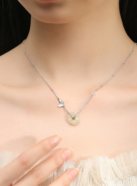 S925纯银和田玉花朵蝴蝶项链女新中式国风轻奢玉石项饰送生日礼物