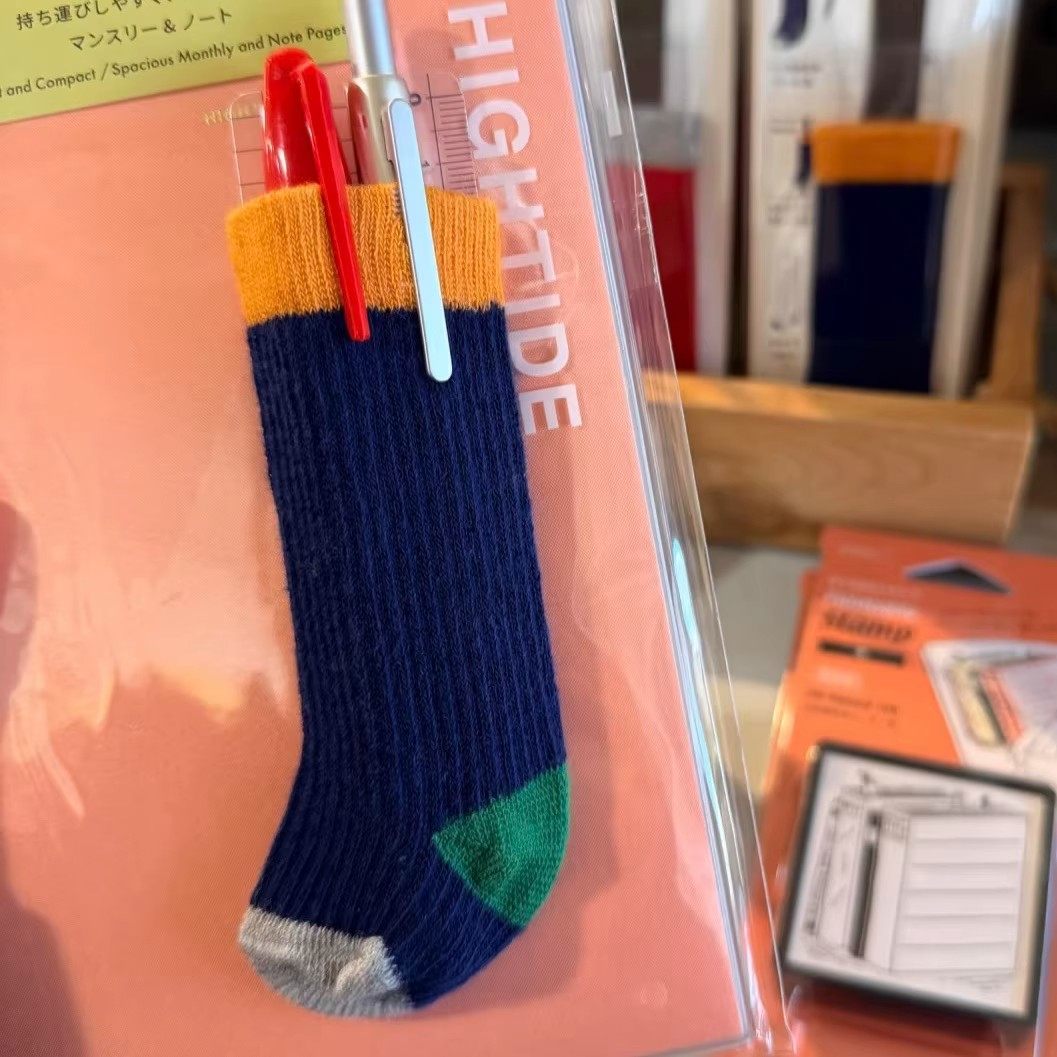 新款袜子手账本绑带创意日系笔插搞怪喜感针织文具尺子收纳笔袋,淘宝优惠券,粉丝福利购,淘宝优惠卷