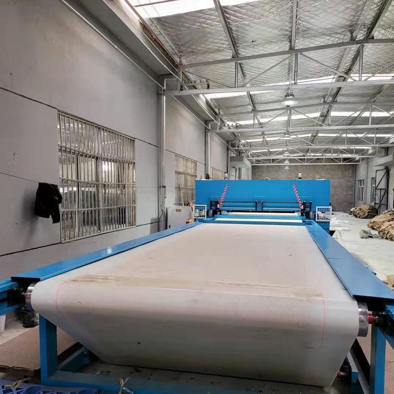 全自动模切机输送带循环式伪装网智能数控切花机精密四柱裁断机 - 图1